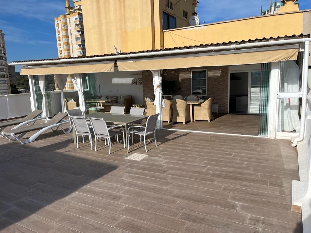 Apartamento FANTÁSTICO ÁTICO con ENORME TERRAZA y CHILL OUT Benidorm Exterior foto