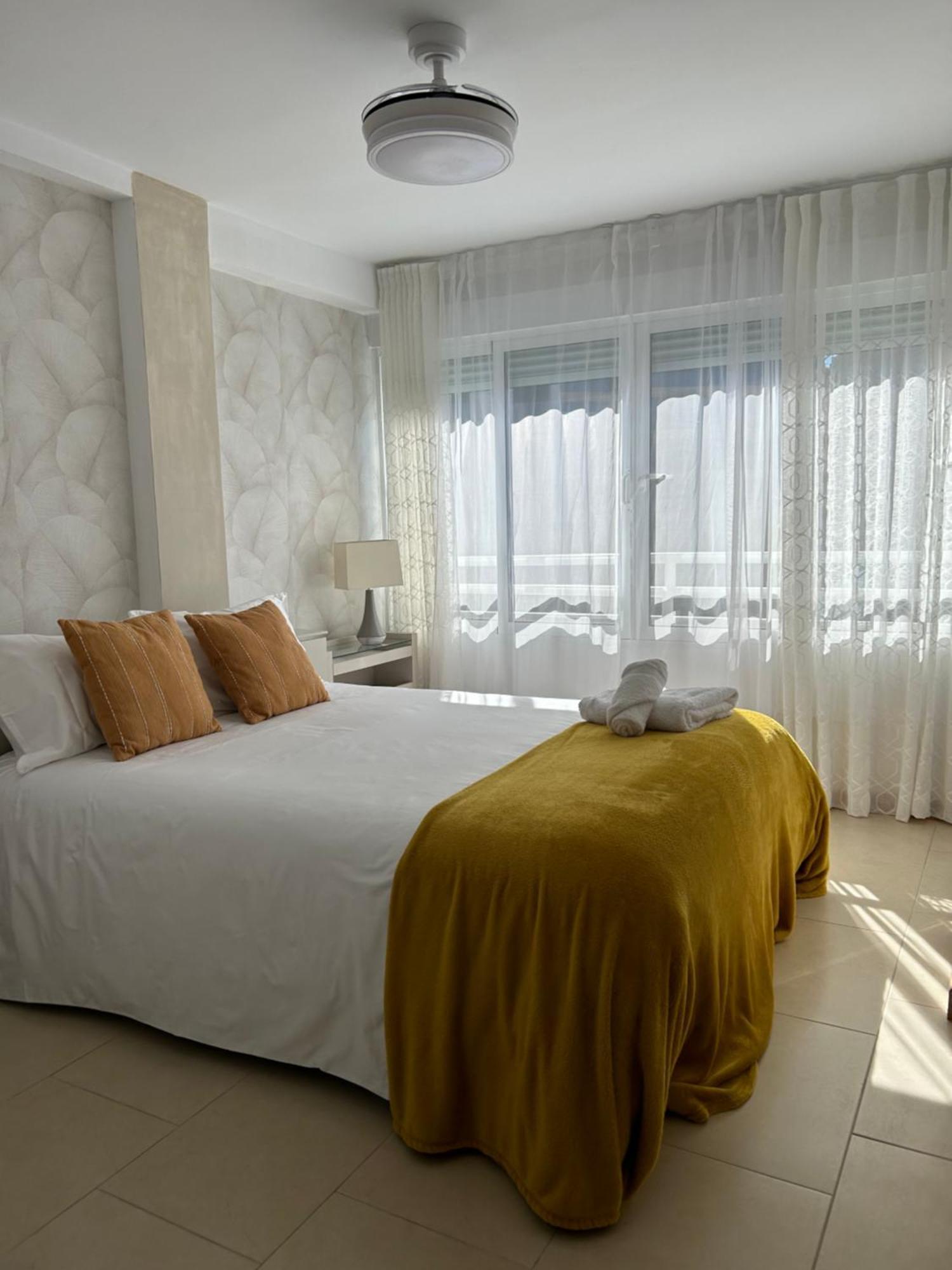 Apartamento FANTÁSTICO ÁTICO con ENORME TERRAZA y CHILL OUT Benidorm Exterior foto