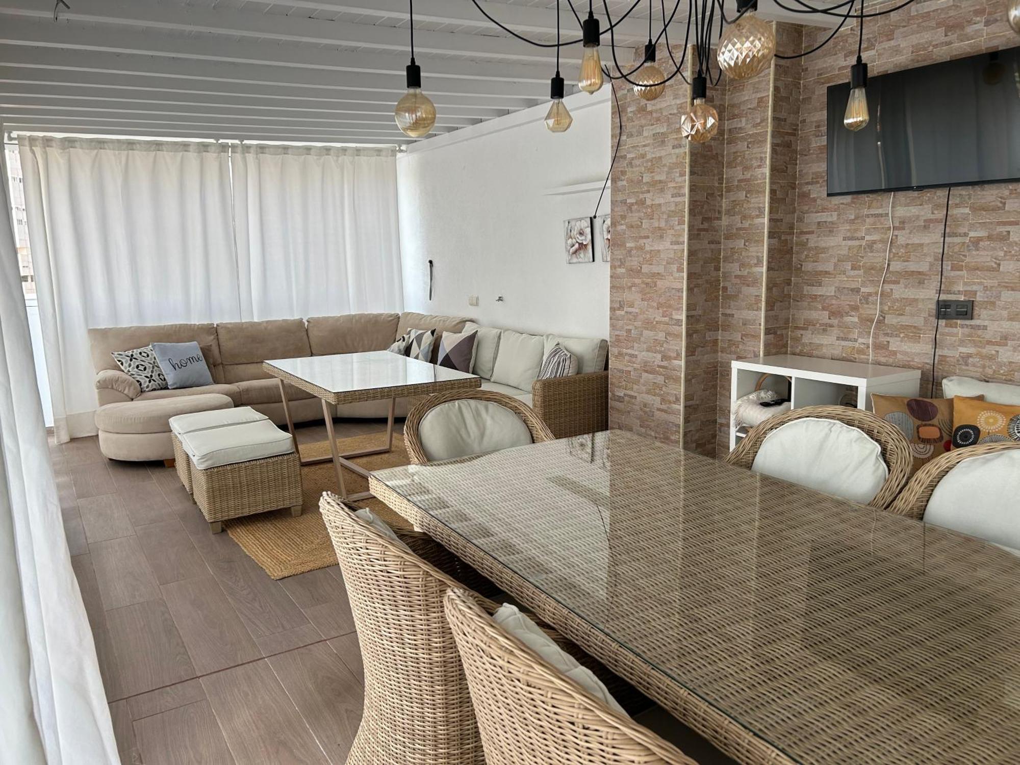 Apartamento FANTÁSTICO ÁTICO con ENORME TERRAZA y CHILL OUT Benidorm Exterior foto